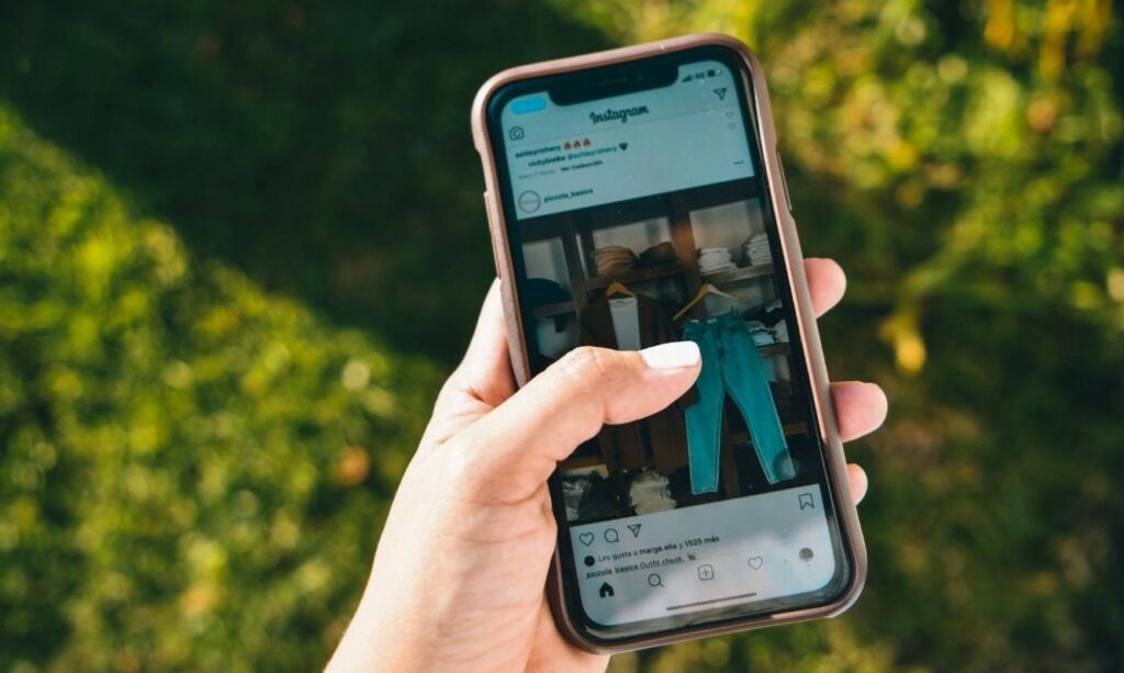 How to use Instagram Shopping to boost sales on Shopify - Shoppable posts and stories on Instagram